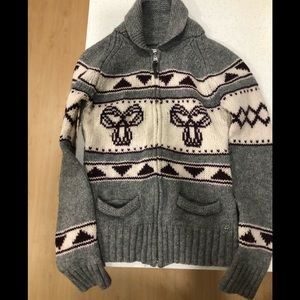 TNA classic knit sweater with pockets